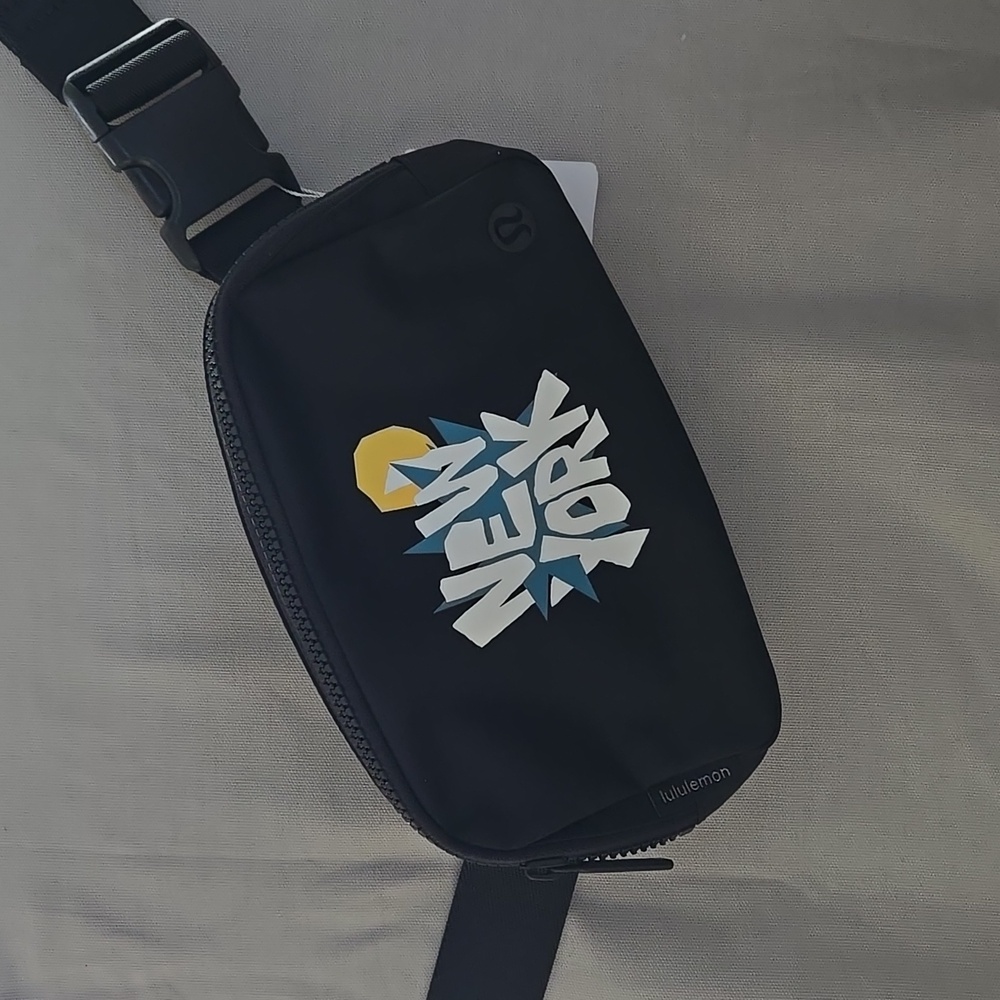 LULULEMON NEW YORK BELT BAG